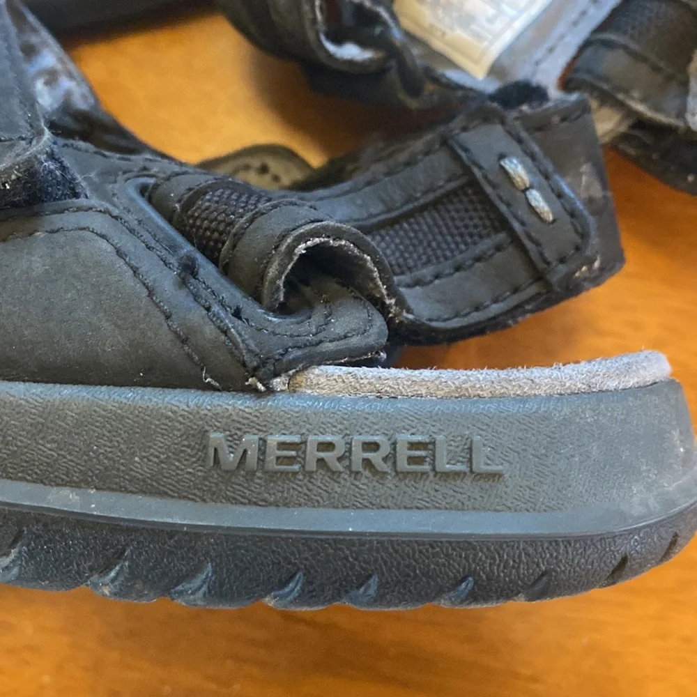 Merrell Mens Black Sandals 7 GUC